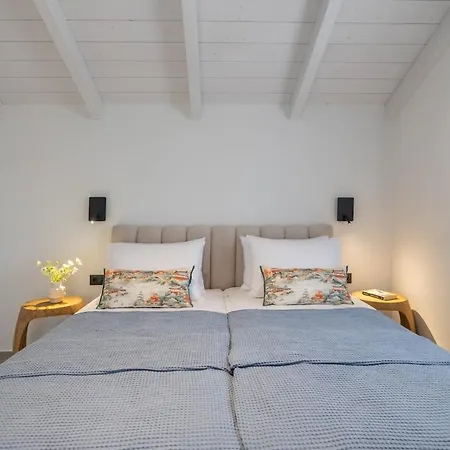 Via Vergoti شقة *